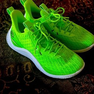 Brand new team Curry 10